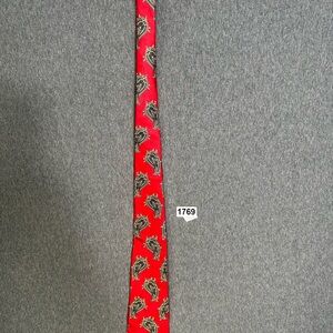 Christian Dior Red Paisley Men's Silk Tie - Classic Pattern